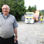 Nocą i wczesnym rankiem do klasztoru na Świętym Krzyżu przetransportowane zostały elementy powstającej tam wieży. Ojciec Zygfryd Wiecha. / Wojciech Habdas / Radio Kielce