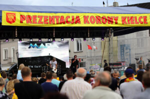 Prezentacja Korony na kieleckim Rynku. Koncert Mafii / Wojciech Habdas / Radio Kielce