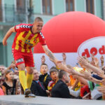 Prezentacja Korony na kieleckim Rynku. Vlastimir Jovanović / Wojciech Habdas / Radio Kielce