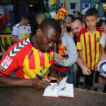 Prezentacja Korony na kieleckim Rynku. Po prezentacji fani drużyny zbierali autografy. / Wojciech Habdas / Radio Kielce