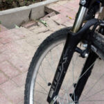 Ścieżka rowerowa i spacerowa w okolicy kieleckiego zalewu w coraz gorszym stanie / Wojciech Habdas / Radio Kielce