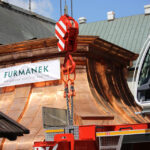 Montaż kopuły wieży klasztoru na Świętym Krzyżu. / Wojciech Habdas / Radio Kielce