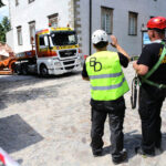 Montaż kopuły wieży klasztoru na Świętym Krzyżu. / Wojciech Habdas / Radio Kielce