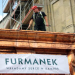 Montaż kopuły wieży klasztoru na Świętym Krzyżu. / Wojciech Habdas / Radio Kielce