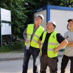 Montaż kopuły wieży klasztoru na Świętym Krzyżu. / Wojciech Habdas / Radio Kielce