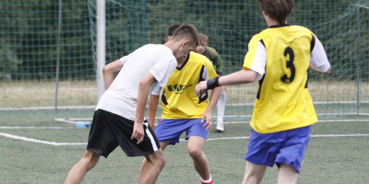 Wakacje z Futbolem, fragment meczu ćwierćfinałowego gimnazjów: Pogromcy Nadwagi - Kadra Czeczenii / Kamil Król / Radio Kielce