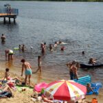 Niedziela nad zalewem w Łabędziowie koło Morawicy / Stanisław Blinstrub / Radio Kielce