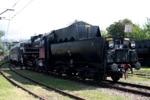 Parowóz Ty42-107 polskiej produkcji zbudowany w 1946 roku w Zakładach Metalowych H. Cegielski w Poznaniu. W 1997 roku został wycofany z eksploatacji. Po wykonaniu przez PKP CARGO naprawy głównej w kwietniu ubiegłego roku został przywrócony do ruchu / Robert Felczak / Radio Kielce