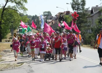 32. pielgrzymka na Jasną górę dotarła do Kielc. / Piotr Michalski / Radio Kielce