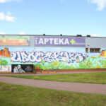 Kielce nabierają kolorów.Elewacja sklepu spożywczego na Uroczysku. / Piotr Michalski / Radio Kielce