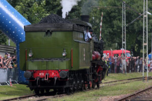 Najstarszy parowóz biorący udział w „Parowozjadzie”, Ol12-7, który powstał w Wiedniu ponad sto lat temu. Na co dzień stacjonuje w Chabówce i jest jedynym zachowanym w Polce parowozem z tej serii. Ten „egzemplarz” to najstarszy czynny parowóz w Polsce / Robert Felczak / Radio Kielce