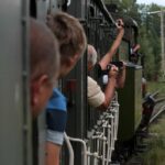 W miniony weekend w Skansenie Taboru Kolejowego w Chabówce odbyła się 10., jubileuszowa „Parowozjada”. Na tory wyjechały nie tylko napędzane parą lokomotywy, ale również zabytkowe wagony. Podczas dwudniowej imprezy można było podziwiać nie tylko parowozy, ale również wybrać się w podróż pociągiem retro. Tras było kilka, między innymi z Chabówki do Zakopanego / Robert Felczak / Radio Kielce