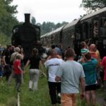 W miniony weekend w Skansenie Taboru Kolejowego w Chabówce odbyła się 10., jubileuszowa „Parowozjada”. Na tory wyjechały nie tylko napędzane parą lokomotywy, ale również zabytkowe wagony. Podczas dwudniowej imprezy można było podziwiać nie tylko parowozy, ale również wybrać się w podróż pociągiem retro. Tras było kilka, między innymi z Chabówki do Zakopanego / Robert Felczak / Radio Kielce