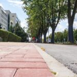 Budowa ścieżki rowerowej na ulicy Warszawskiej w Kielcach. / Stanislaw Blinstrub / Radio Kielce