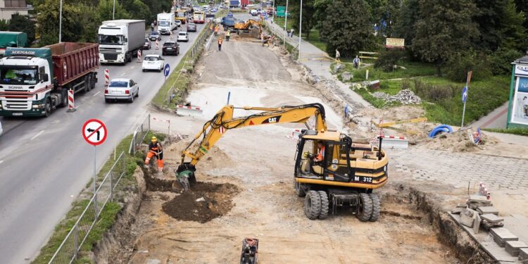 Budowa busapasów na ulicy Źródłowej w Kielcach. / Stanislaw Blinstrub / Radio Kielce