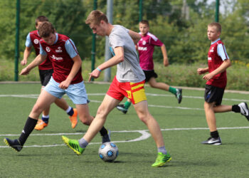 Fragment meczu finałowego "Wakacji z futbolem 2014" Drużyna Mistrzów - Złoty But / Kamil Król / Radio Kielce