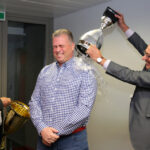 Na zakończenie konferencji prezes Vive Targów Bertus Servass wziął udział w akcji ICE BUCKET CHALLENGE / Kamil Król / Radio Kielce