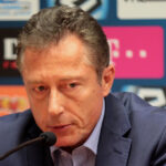 7. kolejka T-Mobile Ekstraklasy: Korona Kielce - Jagiellonia Białystok. . Trener Korony Ryszard Tarasiewicz / Krzysztof Żołądek / Radio Kielce