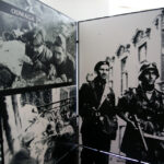 Projekcja filmu pt. "Miasto Ruin" oraz debata na temat Powstania Warszawskiego z udziałem zaproszonych gości w kinie Moskwa w Kielcach / Kamil Król / Radio Kielce