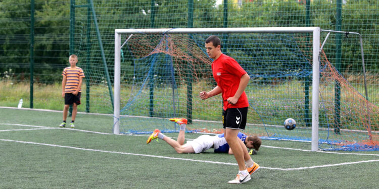 Wakacje z futbolem - Drużyna wschodzącego Słońca-Rangers Kielce / Wojciech Habdas / Radio Kielce