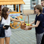 Młodzi Demokraci rozdawali jabłka w centrum Kielc / Wojciech Habdas / Radio Kielce