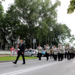 70 rocznica wybuchu Powstania Warszawskiego. Przemarsz na skwer Szarych Szeregów. / Wojciech Habdas / Radio Kielce