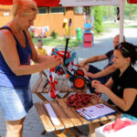 Świętokrzyskie na fali - Suchedniów. Powstają kolejne ogniwa wolności. / Wojciech Habdas / Radio Kielce