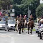 Pomnik Marszałka Józefa Piłsudskiego dotarł do Kielc. Monument na lawecie przejechał ulicami miasta. / Wojciech Habdas / Radio Kielce