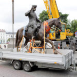 Pomnik Marszałka Józefa Piłsudskiego dotarł do Kielc. / Wojciech Habdas / Radio Kielce