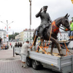 Pomnik Marszałka Józefa Piłsudskiego dotarł do Kielc. / Wojciech Habdas / Radio Kielce