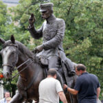 Pomnik Marszałka Józefa Piłsudskiego dotarł do Kielc. / Wojciech Habdas / Radio Kielce