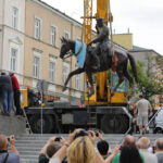 Pomnik Marszałka Józefa Piłsudskiego dotarł do Kielc. / Wojciech Habdas / Radio Kielce