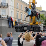 Pomnik Marszałka Józefa Piłsudskiego dotarł do Kielc. / Wojciech Habdas / Radio Kielce