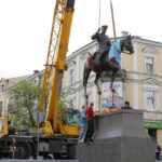 Pomnik Marszałka Józefa Piłsudskiego dotarł do Kielc. / Wojciech Habdas / Radio Kielce