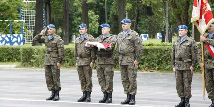 Uroczystości  upamiętniające 4 Pułk Piechoty Legionów na kieleckiej Bukówce - poczet flagowy / Stanisław Blinstrub / Radio Kielce