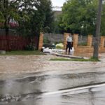 Zatopione po deszczu okolice ulic Warszawskiej i Szybowcowej w Kielcach / Stanisław Blinstrub / Radio Kielce