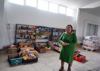 Zbiórka żywności w Ostrowcu. Bank Żywności / Teresa Czajkowska / Radio Kielce