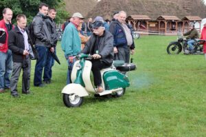 8 Świętokrzyski Zlot Motocykli SHL i Pojazdów Zabytkowych / Krzysztof Żołądek / Radio Kielce