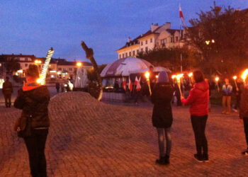 30.9.2013 Mieszkańcy Ostrowca uczcili pamięć ofiar hitlerowskiej egzekucji / Teresa Czajkowska / Radio Kielce