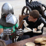 Pokazy historyczne na Rynku w Chęcinach (14 września 2014 r.) / Radio Kielce