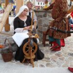 Pokazy historyczne na Rynku w Chęcinach (14 września 2014 r.) / Piotr Michalski / Radio Kielce