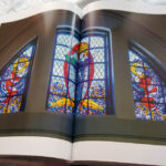 Prezentacja albumu, poświęconego najstarszej ostrowieckiej świątyni - kolegiacie pod wezwaniem Michała Archanioła. / Teresa Czajkowska / Radio Kielce