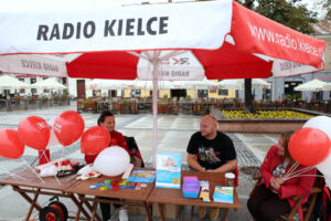 Piknik "Bezpieczni na drodze” na Rynku w Kielcach / Kamil Król / Radio Kielce