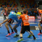 1. kolejka Ligi Mistrzów piłkarzy ręcznych: Kadetten Schaffhausen - Vive Tauron Kielce / Kamil Król / Radio Kielce