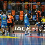 1. kolejka Ligi Mistrzów piłkarzy ręcznych: Kadetten Schaffhausen - Vive Tauron Kielce / Kamil Król / Radio Kielce