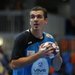 1. kolejka Ligi Mistrzów piłkarzy ręcznych: Kadetten Schaffhausen - Vive Tauron Kielce. Denis Buntić / Kamil Król / Radio Kielce