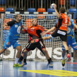 1. kolejka Ligi Mistrzów piłkarzy ręcznych: Kadetten Schaffhausen - Vive Tauron Kielce / Kamil Król / Radio Kielce