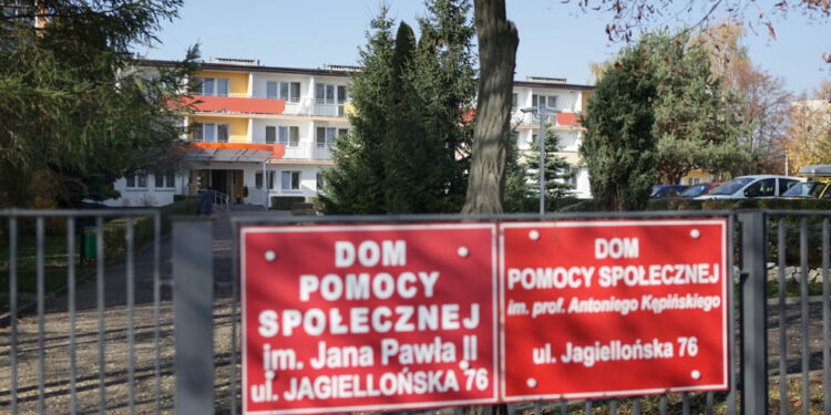 Dom Pomocy Społecznej im. Jana Pawła II w Kielcach / Wojciech Habdas / Radio Kielce