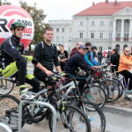Piknik "Bezpieczni na drodze” na Rynku w Kielcach / Krzysztof Żołądek / Radio Kielce