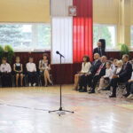 Donald Tusk wziął udział w uroczystej inauguracji roku szkolnego w Publicznej Szkole Podstawowej nr 5 imienia Stefana Żeromskiego w Ostrowcu Świętokrzyskim. / Wojciech Habdas / Radio Kielce